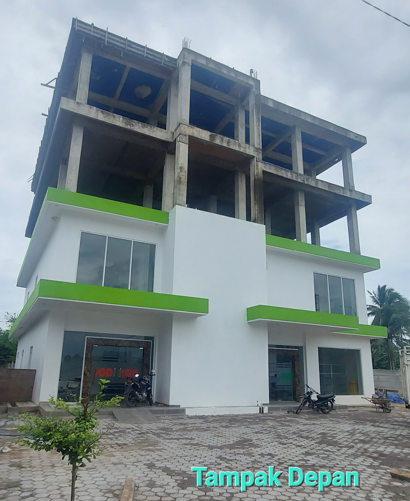 Tampak depan klinik